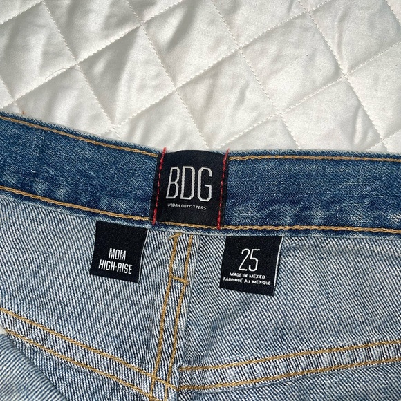 BDG Mom High Rise Light Wash Denim Cuffed Shorts - Picture 3 of 3